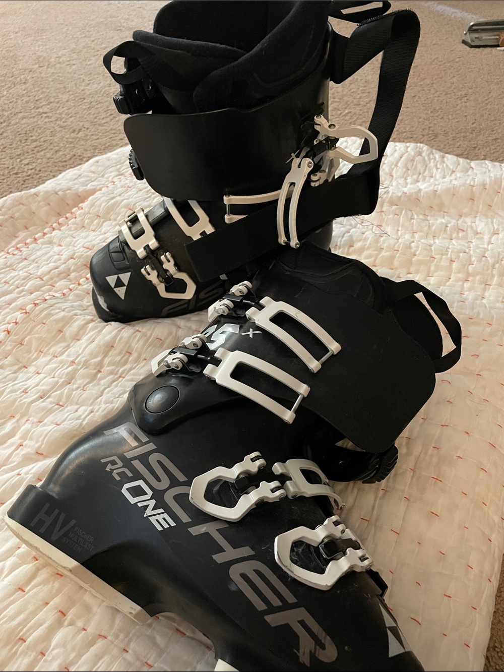 Fischer kids ski boots 24-24.5 (child 6-6.5)